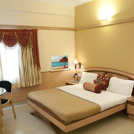 Harmony Hotel Rajkot Luaran gambar